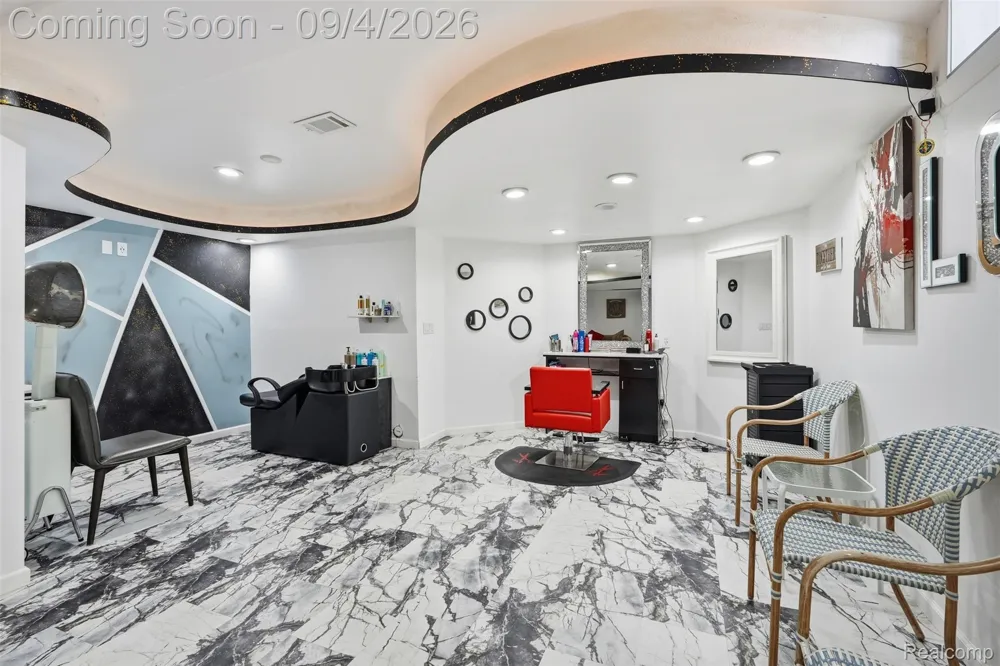 19330 Middle Branch Drive Macomb Township, MI 48044