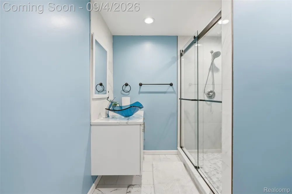 19330 Middle Branch Drive Macomb Township, MI 48044
