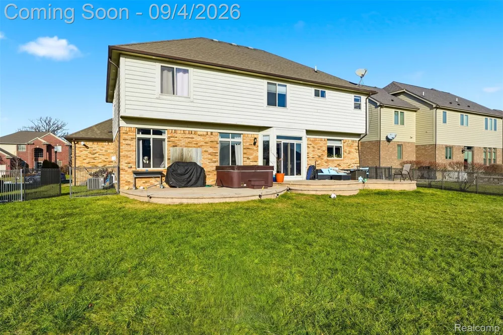 19330 Middle Branch Drive Macomb Township, MI 48044