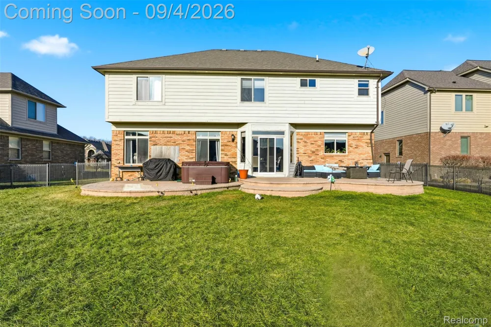 19330 Middle Branch Drive Macomb Township, MI 48044