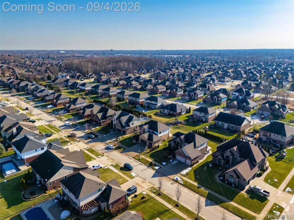 19330 Middle Branch Drive Macomb Township, MI 48044