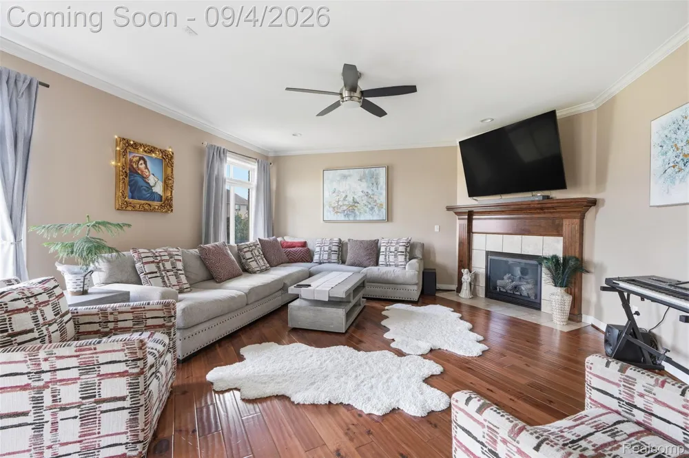 19330 Middle Branch Drive Macomb Township, MI 48044