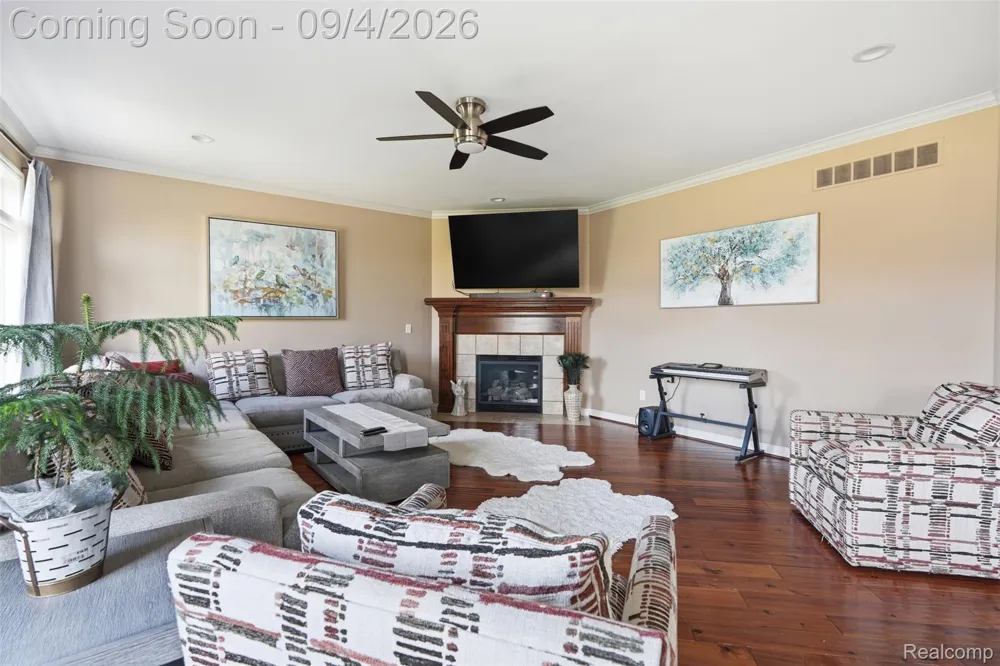 19330 Middle Branch Drive Macomb Township, MI 48044