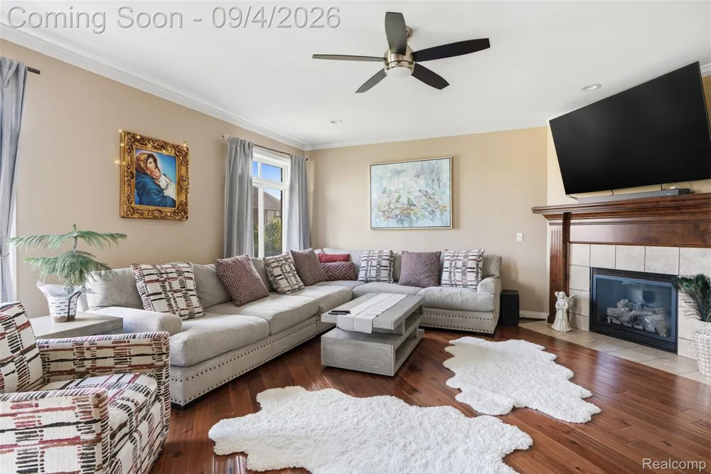 19330 Middle Branch Drive Macomb Township, MI 48044