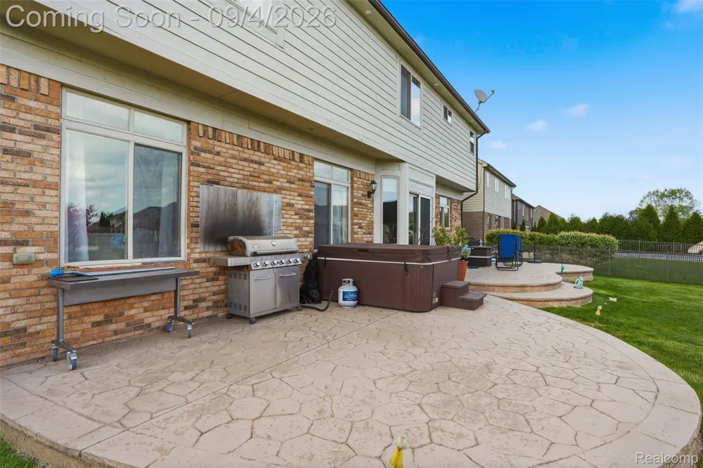 19330 Middle Branch Drive Macomb Township, MI 48044
