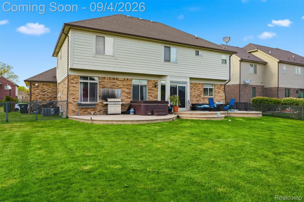 19330 Middle Branch Drive Macomb Township, MI 48044