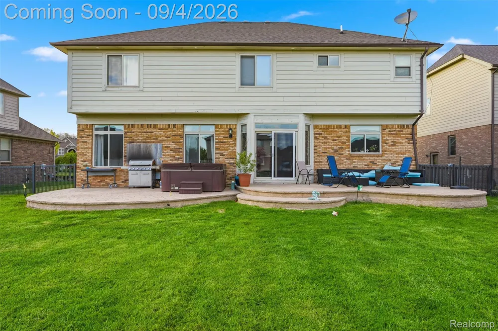 19330 Middle Branch Drive Macomb Township, MI 48044