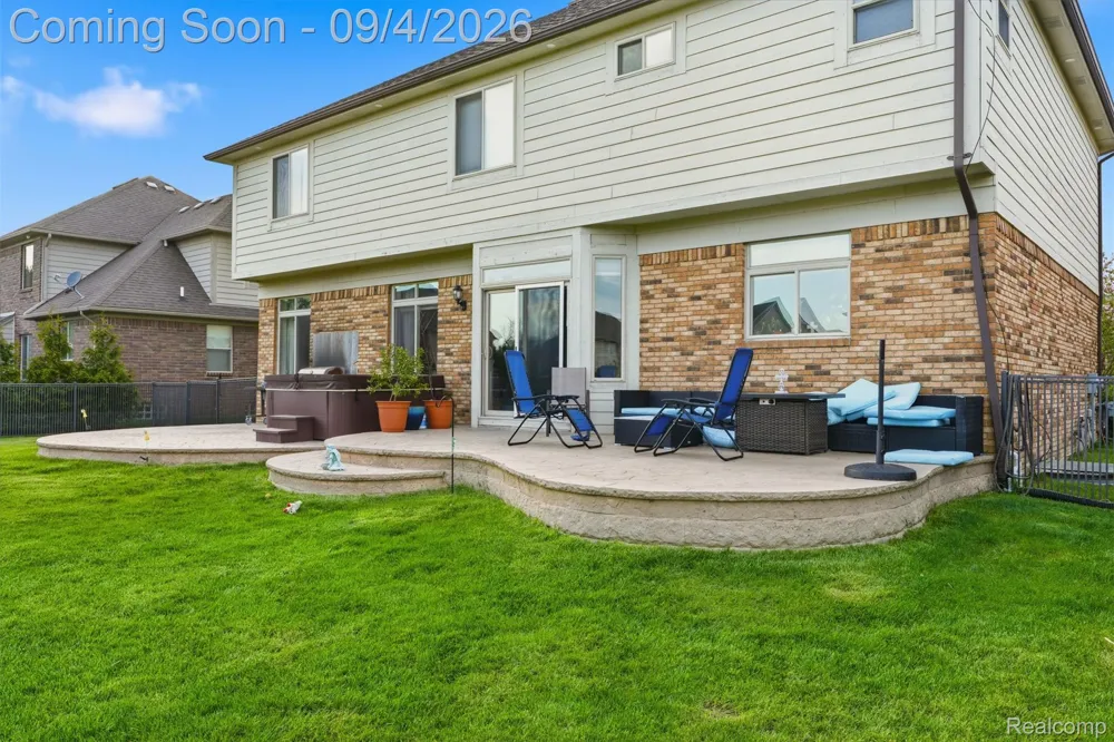 19330 Middle Branch Drive Macomb Township, MI 48044
