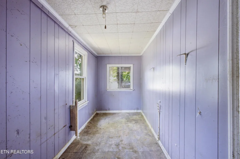 547 Henderson St Harriman, TN 37748