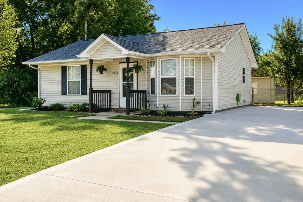 1033 Bush Ave Oak Grove, KY 42262