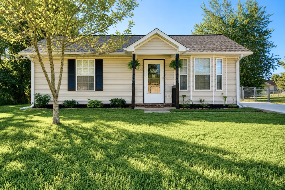 1033 Bush Ave Oak Grove, KY 42262