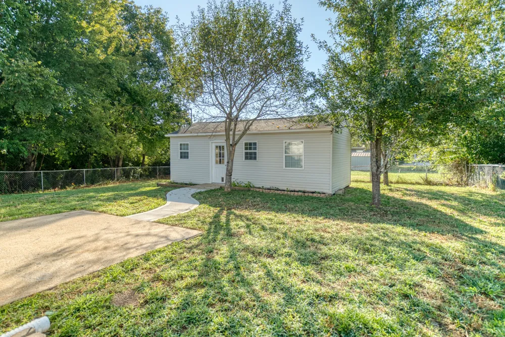 1033 Bush Ave Oak Grove, KY 42262
