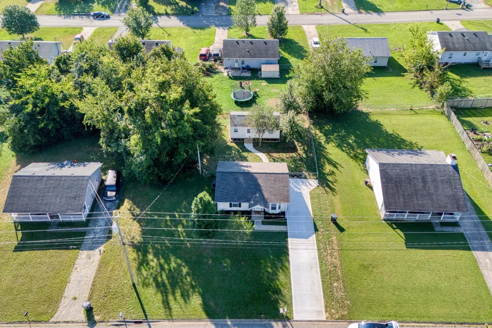 1033 Bush Ave Oak Grove, KY 42262