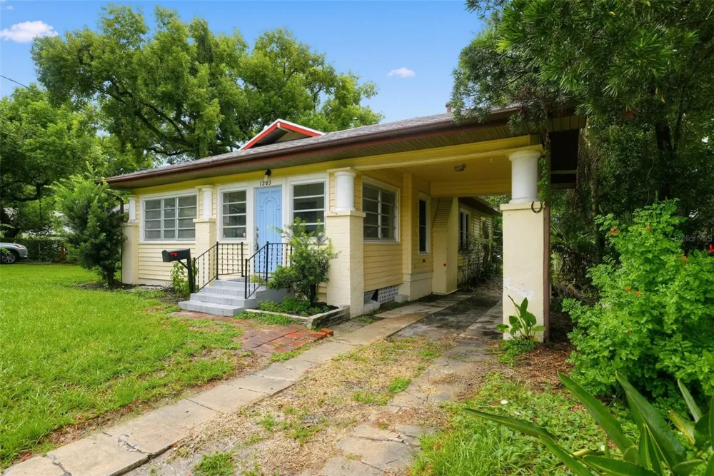 1203 KING AVENUE Lakeland, FL 33803
