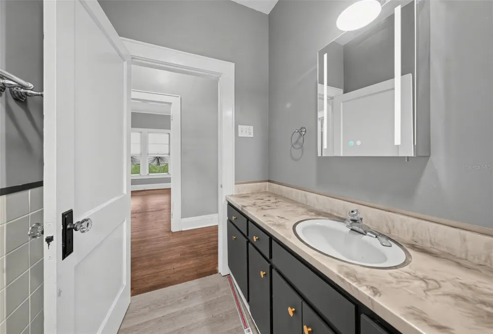 1203 KING AVENUE Lakeland, FL 33803
