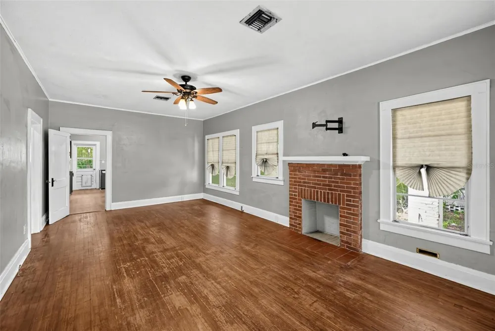 1203 KING AVENUE Lakeland, FL 33803