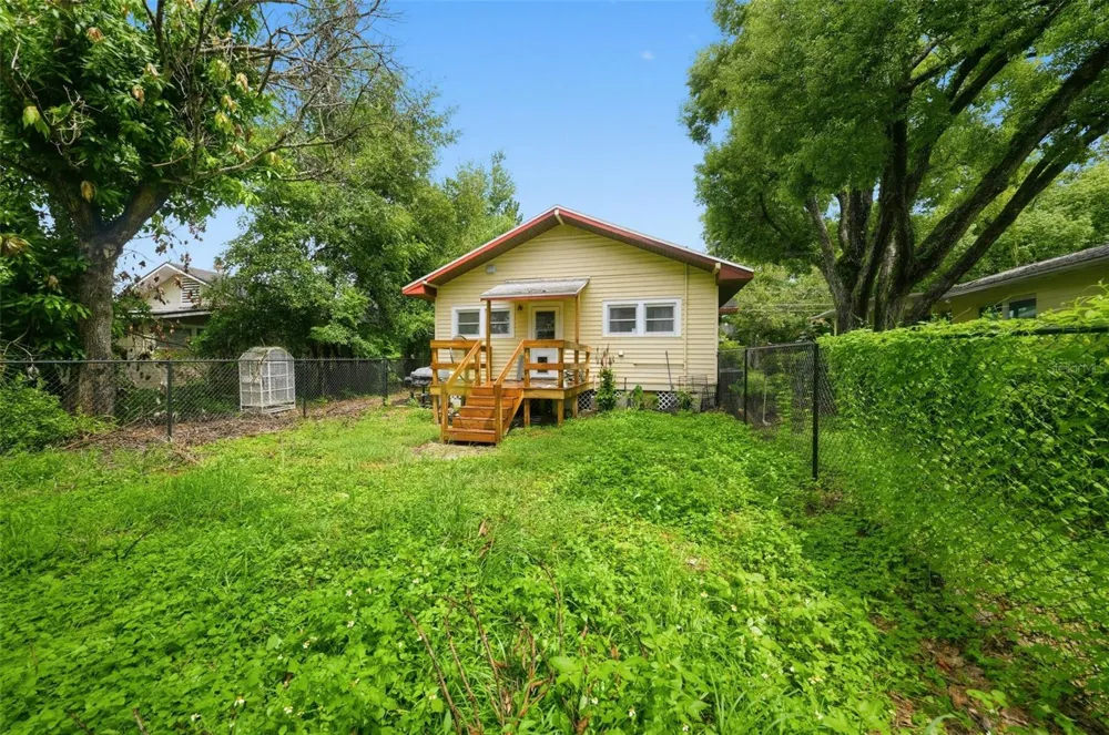 1203 KING AVENUE Lakeland, FL 33803