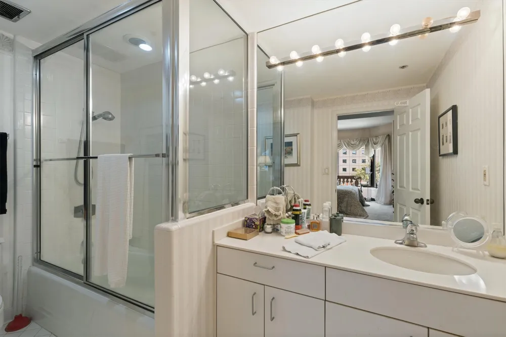 3030 Mckinney Avenue #304 Dallas, TX 75204