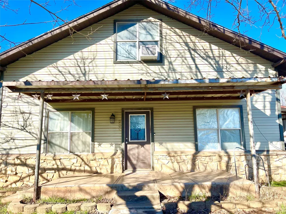 209 Bowie Street Jacksboro, TX 76458