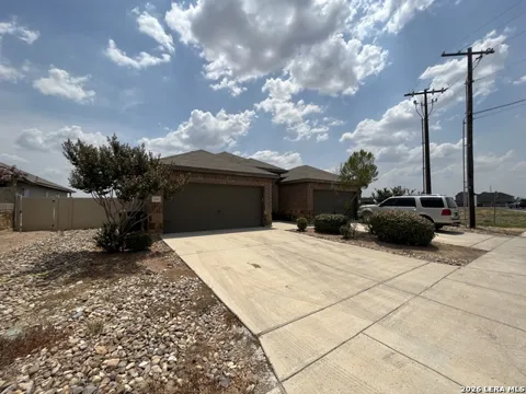 698 SAENGERHALLE RD