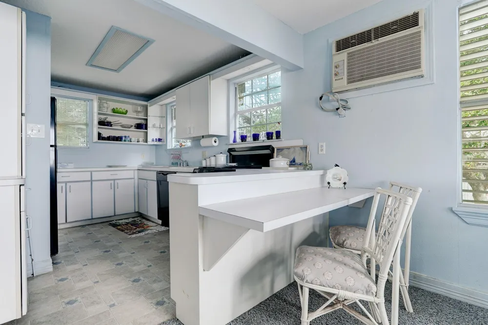 308 Bay Avenue Kemah, TX 77565