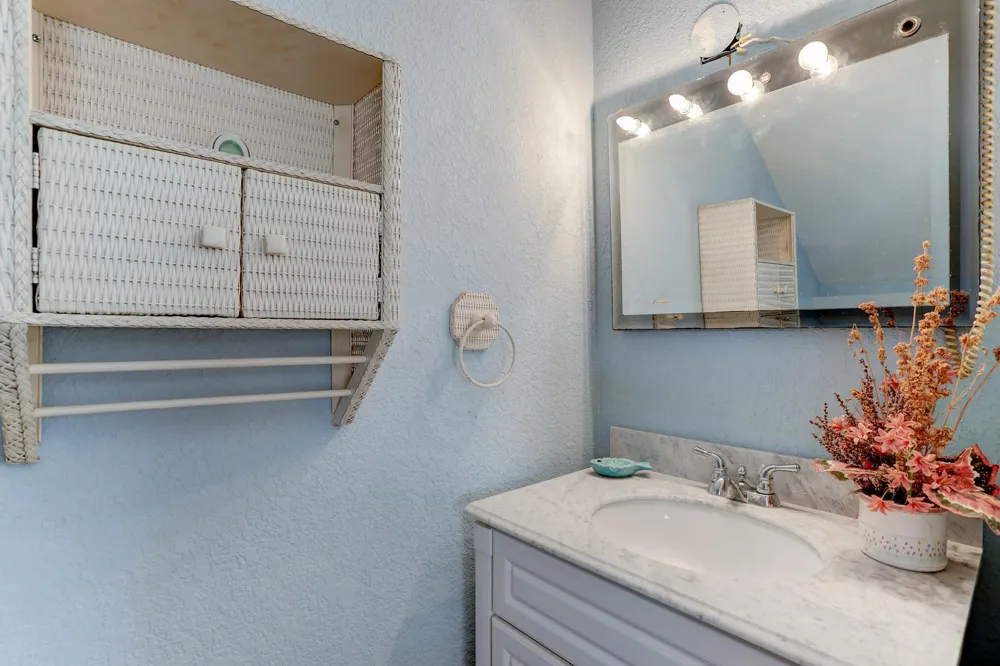 308 Bay Avenue Kemah, TX 77565