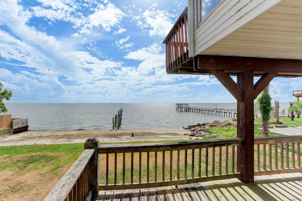 308 Bay Avenue Kemah, TX 77565