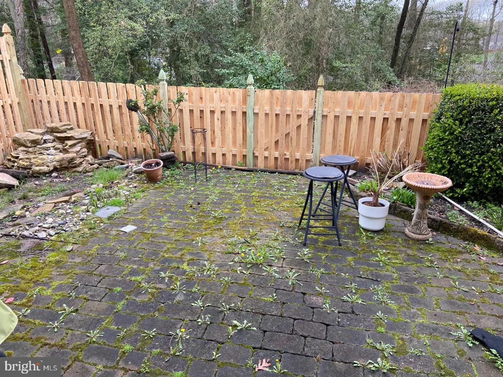 1215 CHANTICLEER Cherry Hill, NJ 08003