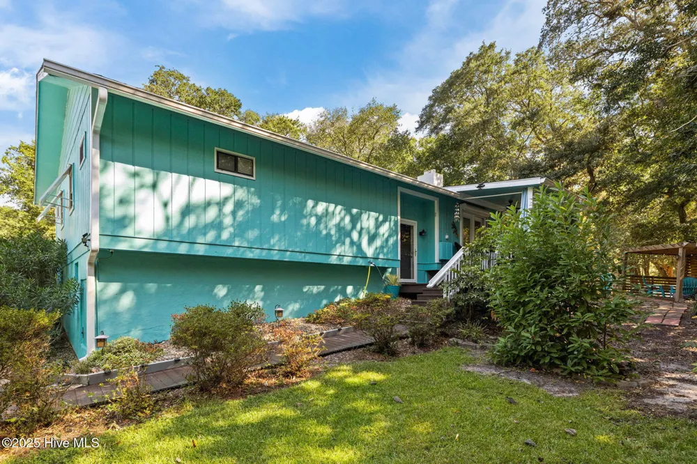 201 Hoop Pole Creek Drive Atlantic Beach, NC 28512