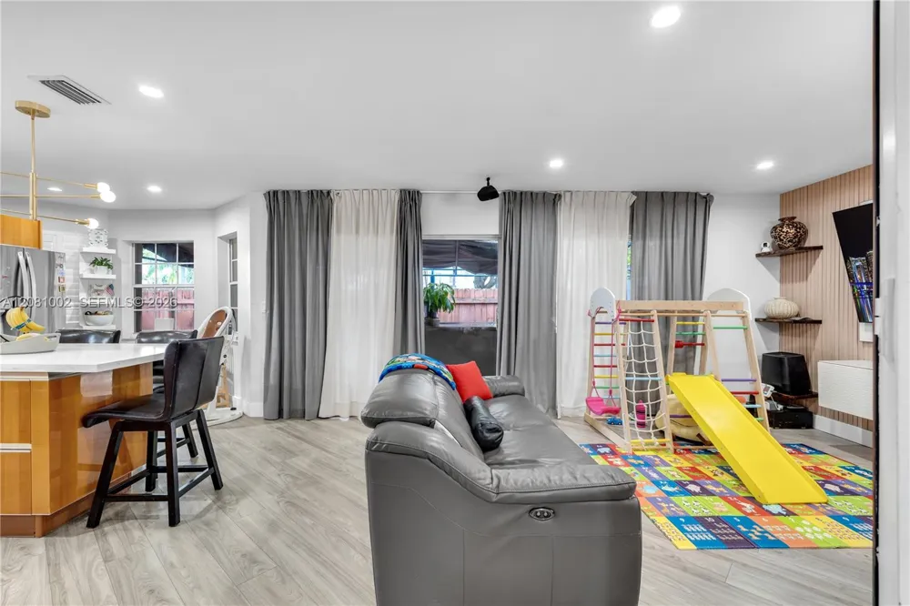 7501 SW 108th Ave Miami, FL 33173
