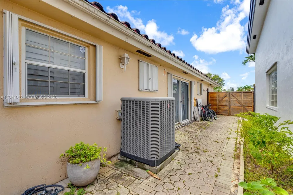 7501 SW 108th Ave Miami, FL 33173