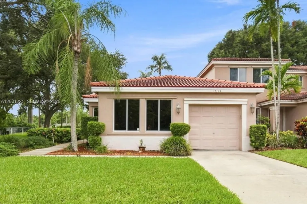 1533 W Harmony Lake Cir Davie, FL 33324