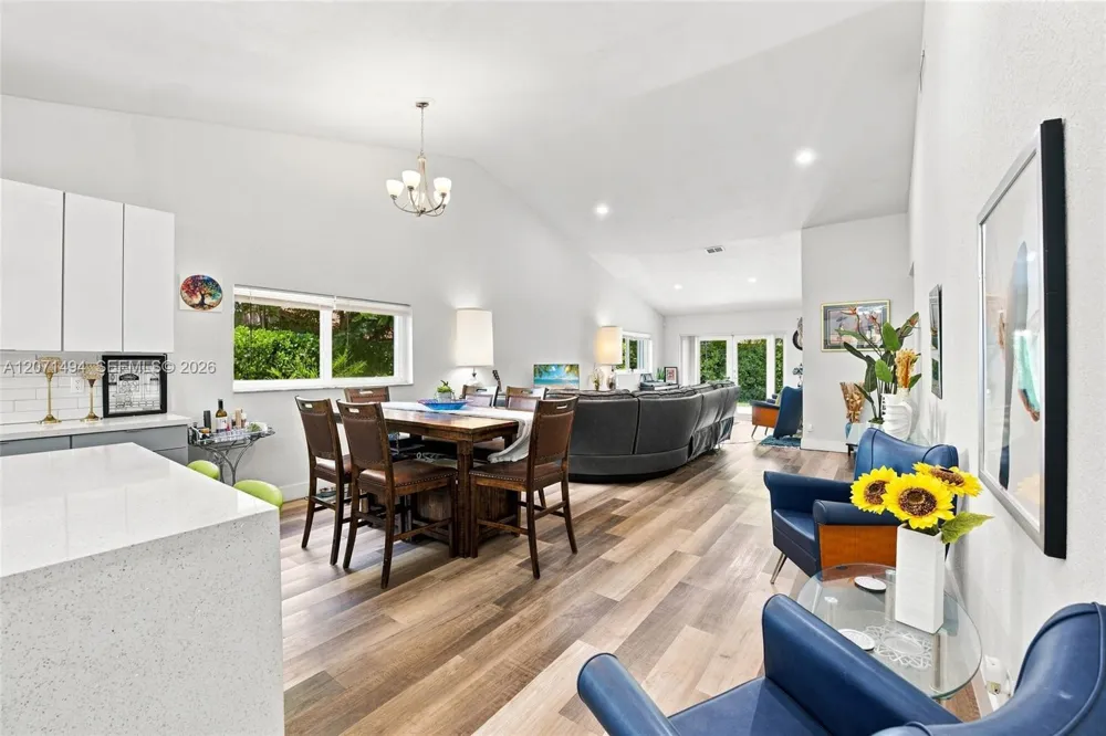 3913 NW 72nd Ln Coral Springs, FL 33065