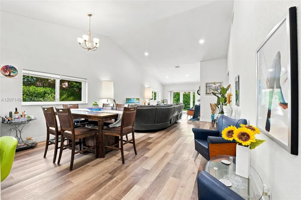 3913 NW 72nd Ln Coral Springs, FL 33065