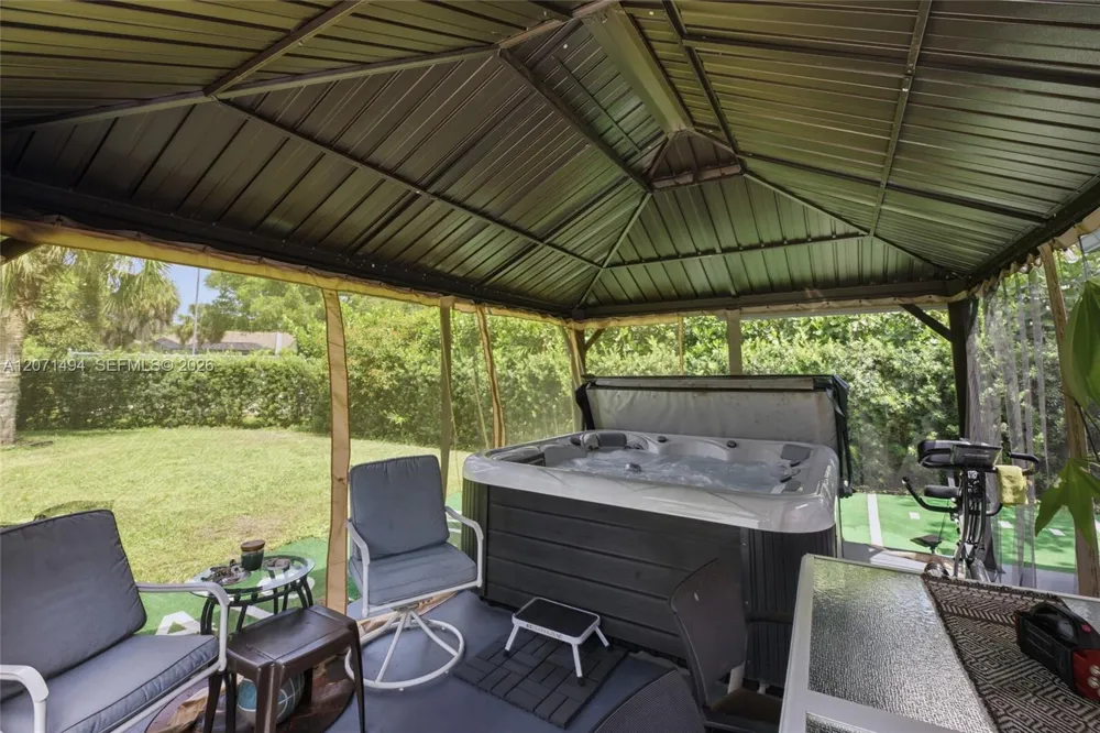 3913 NW 72nd Ln Coral Springs, FL 33065