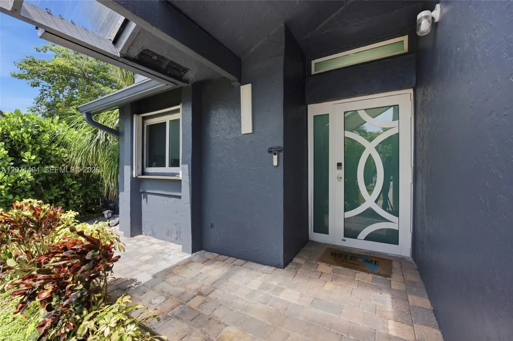 3913 NW 72nd Ln Coral Springs, FL 33065
