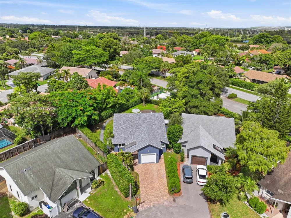 3913 NW 72nd Ln Coral Springs, FL 33065