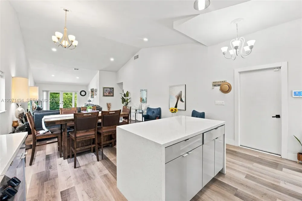 3913 NW 72nd Ln Coral Springs, FL 33065