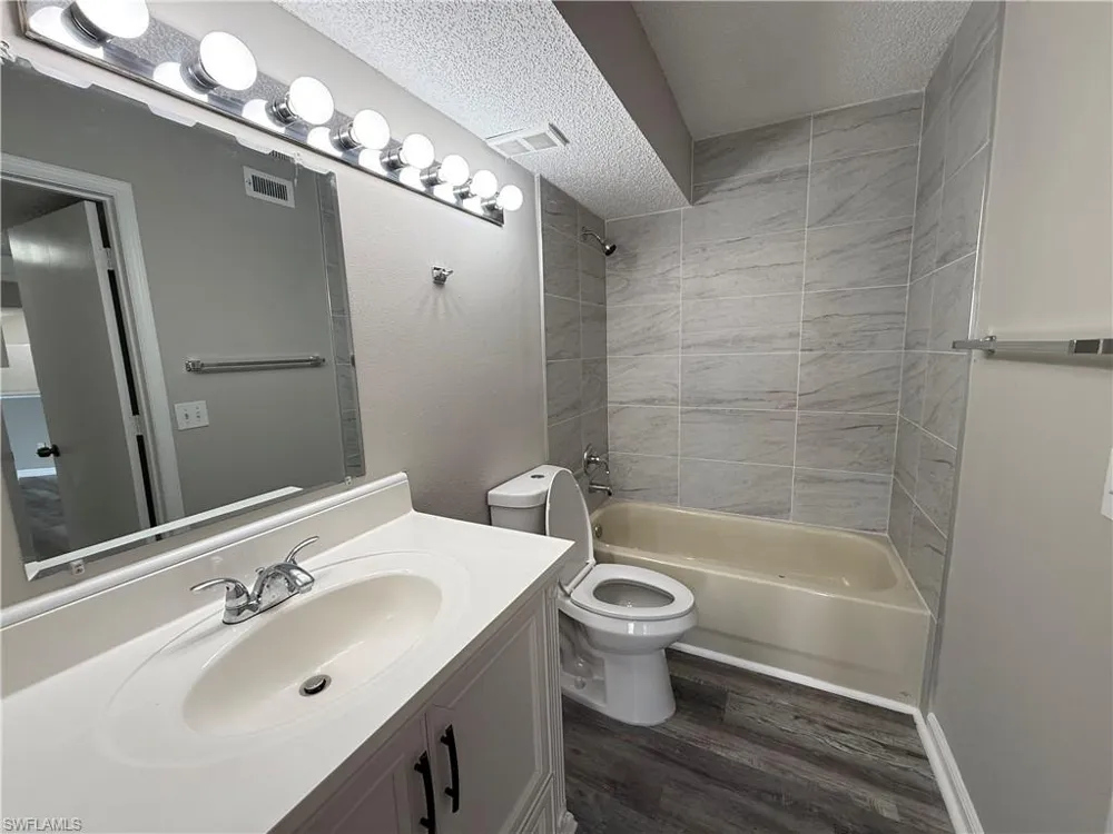 13535 Eagle Ridge Drive #725 Fort Myers, FL 33912