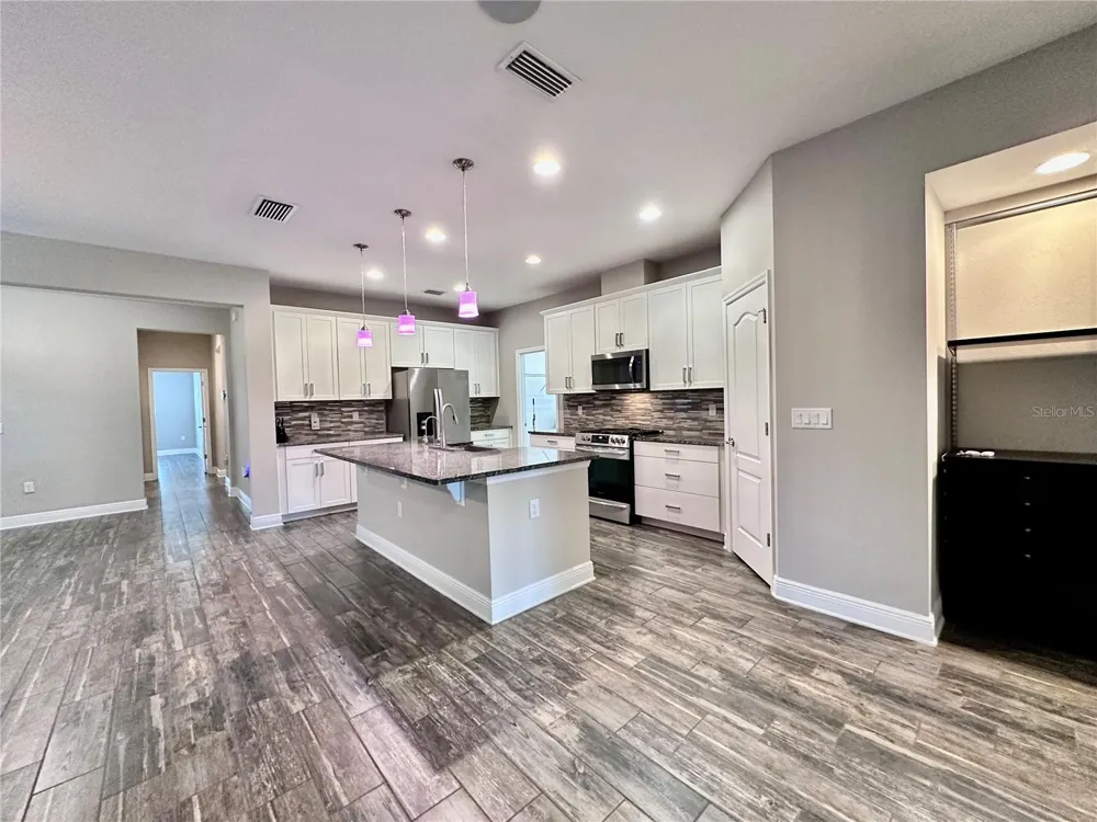 1557 AMBER LEAF CIRCLE Ocoee, FL 34761