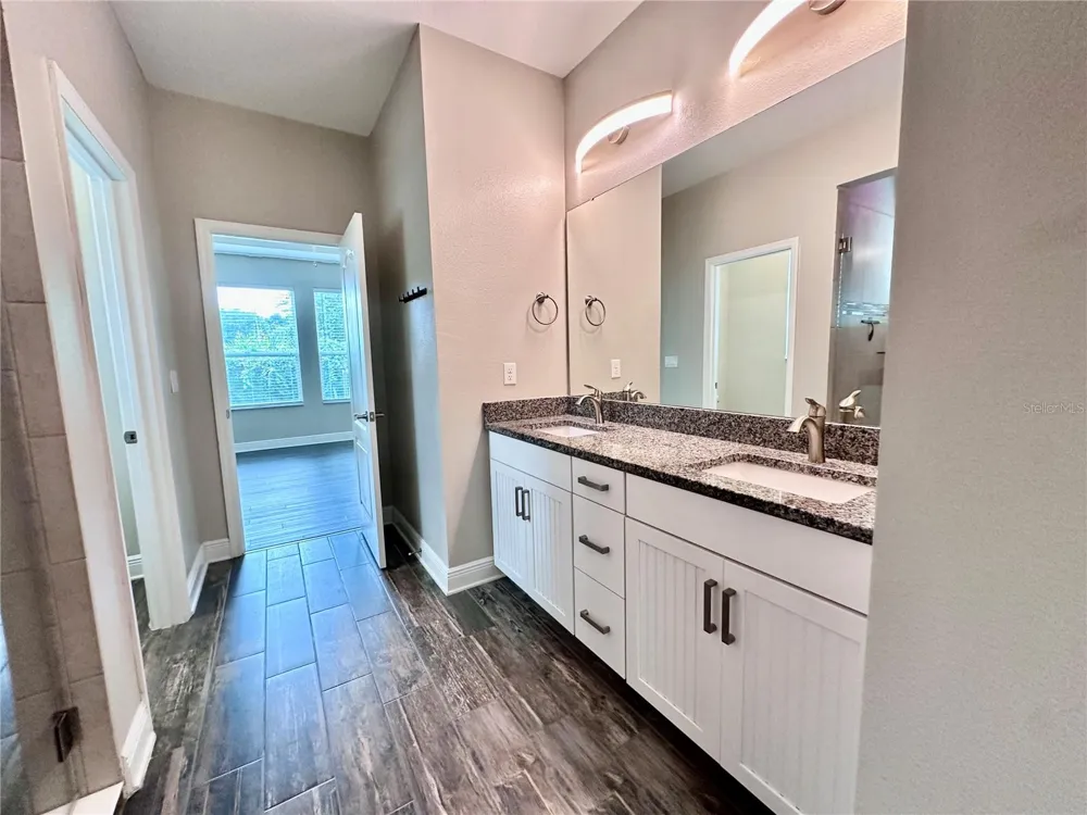 1557 AMBER LEAF CIRCLE Ocoee, FL 34761