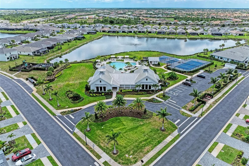 18530 MIDSUMMER PLACE Venice, FL 34293
