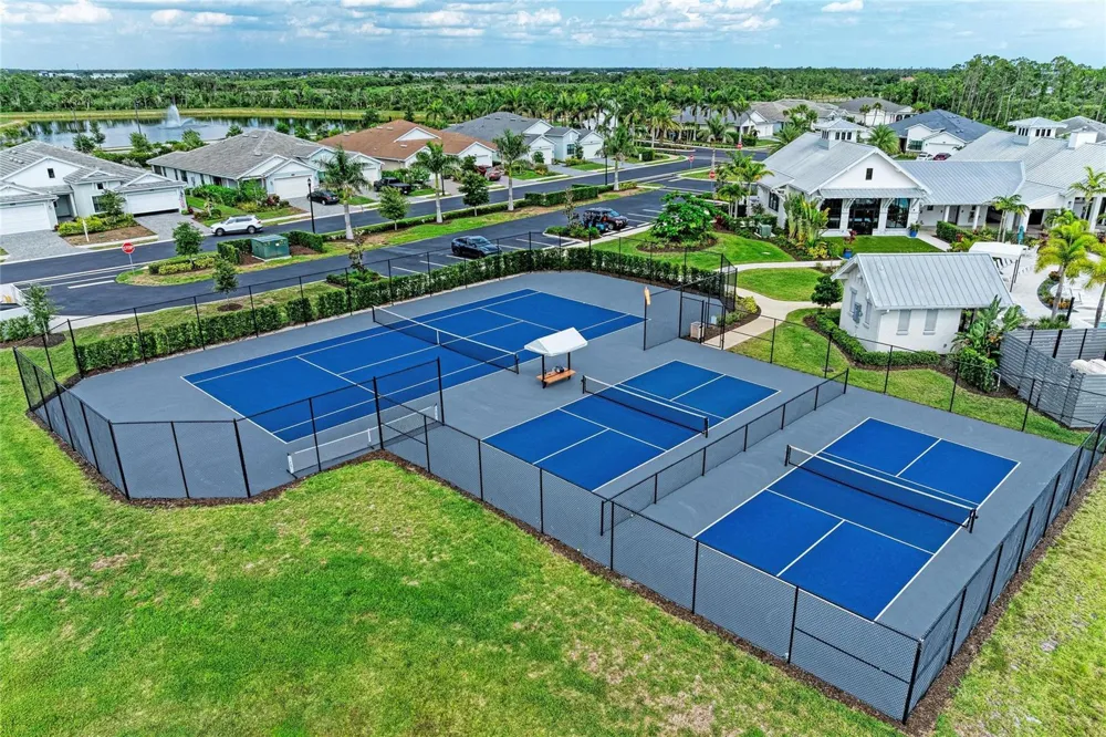 18530 MIDSUMMER PLACE Venice, FL 34293