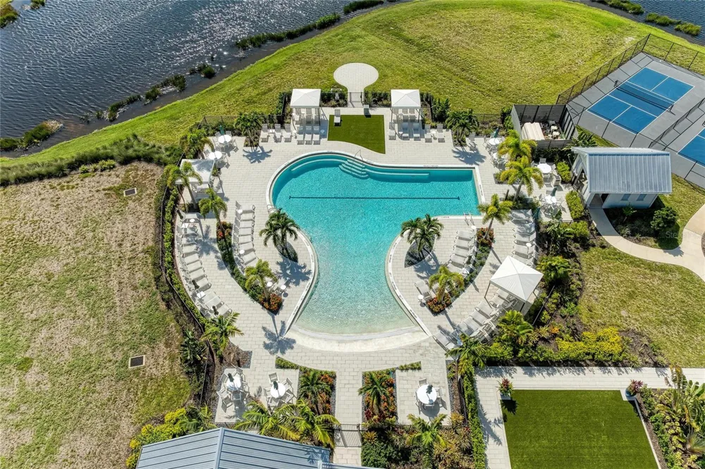 18530 MIDSUMMER PLACE Venice, FL 34293