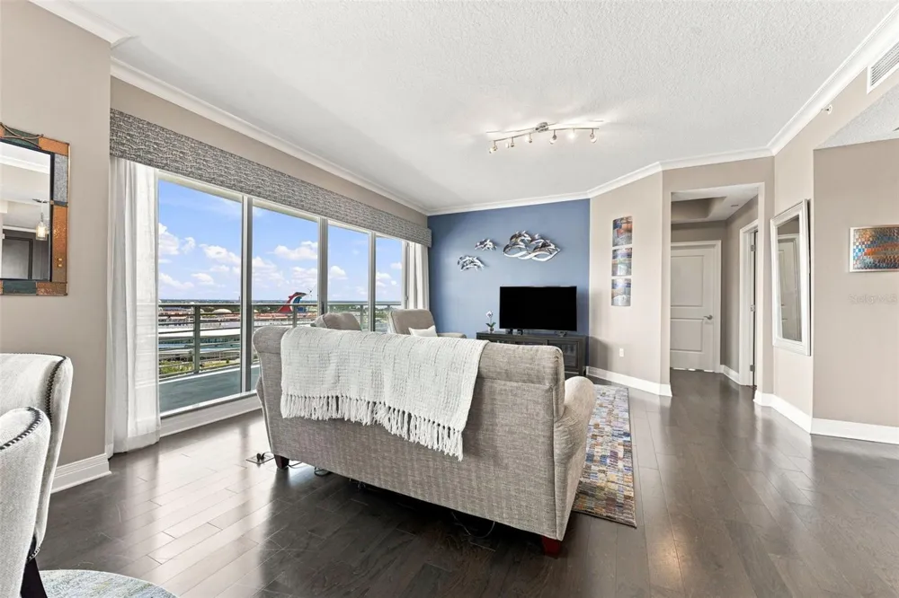 1209 E CUMBERLAND AVENUE #1404 Tampa, FL 33602