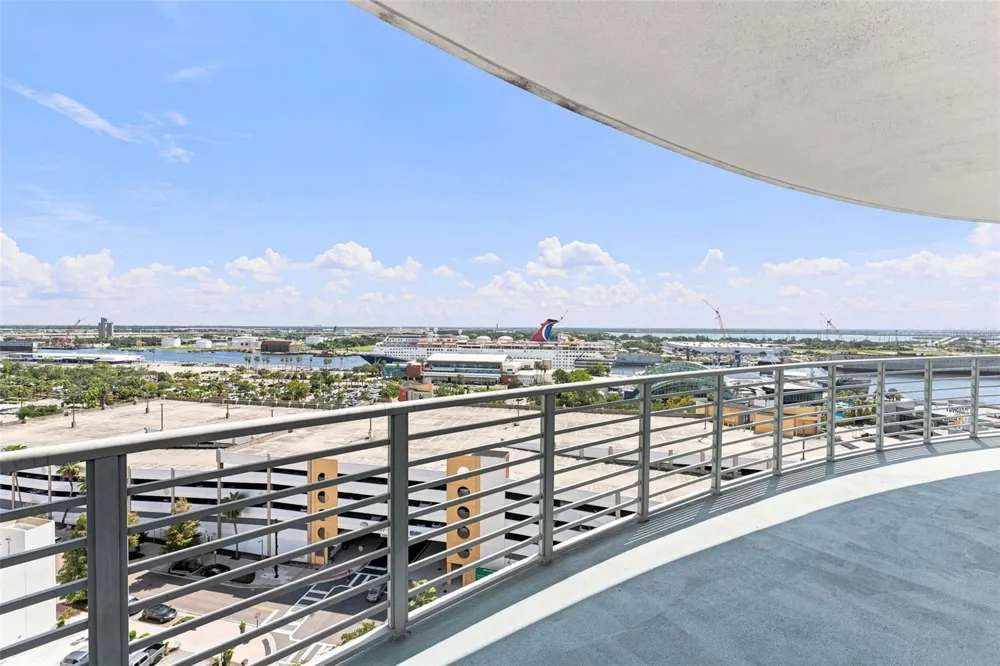1209 E CUMBERLAND AVENUE #1404 Tampa, FL 33602