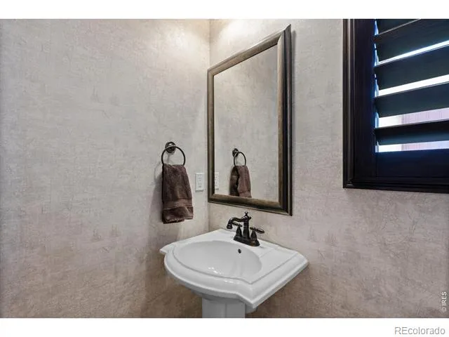 8122 Raphael Lane Littleton, CO 80125