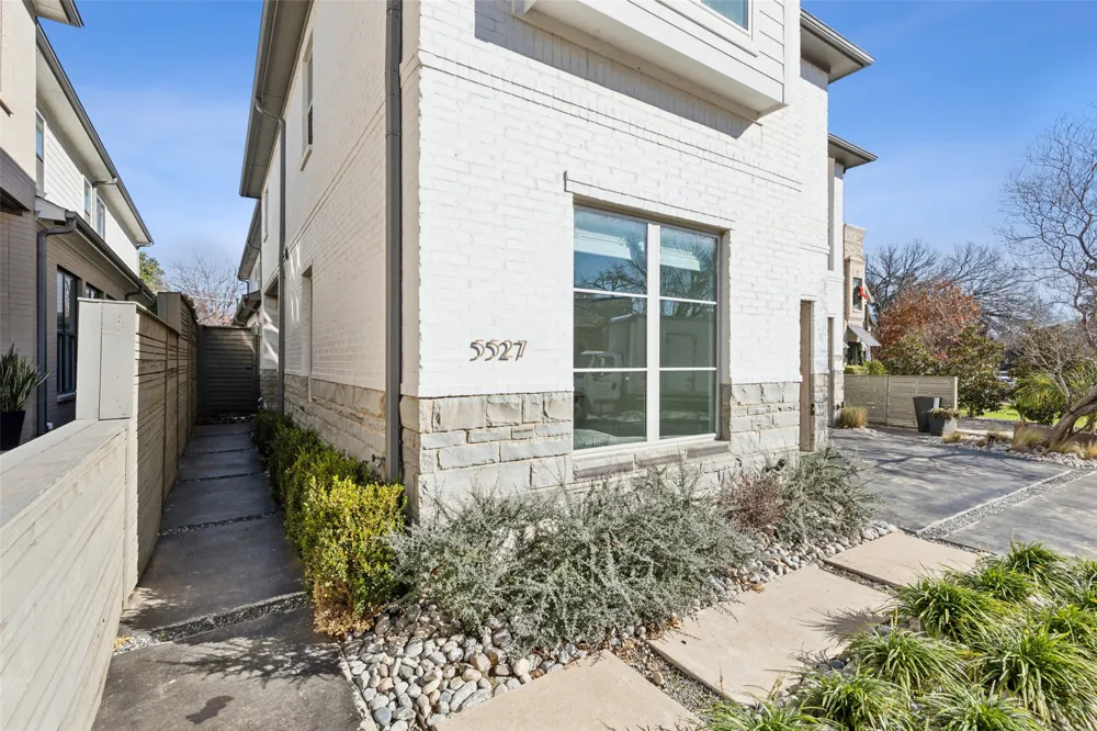 5527 Matalee Avenue Dallas, TX 75206