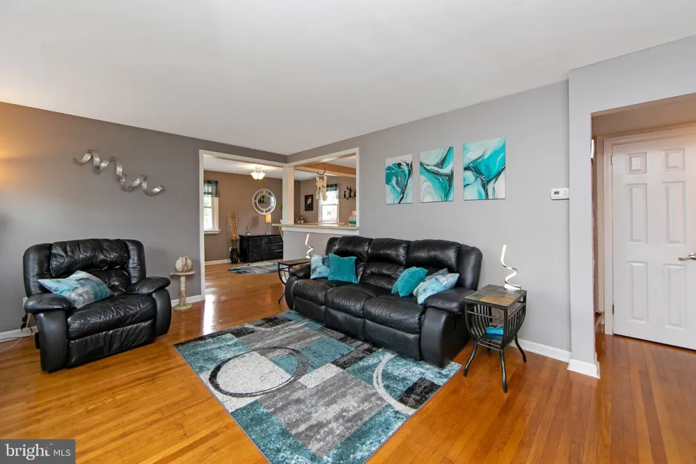 29 WYNDALE AVENUE Maple Shade, NJ 08052
