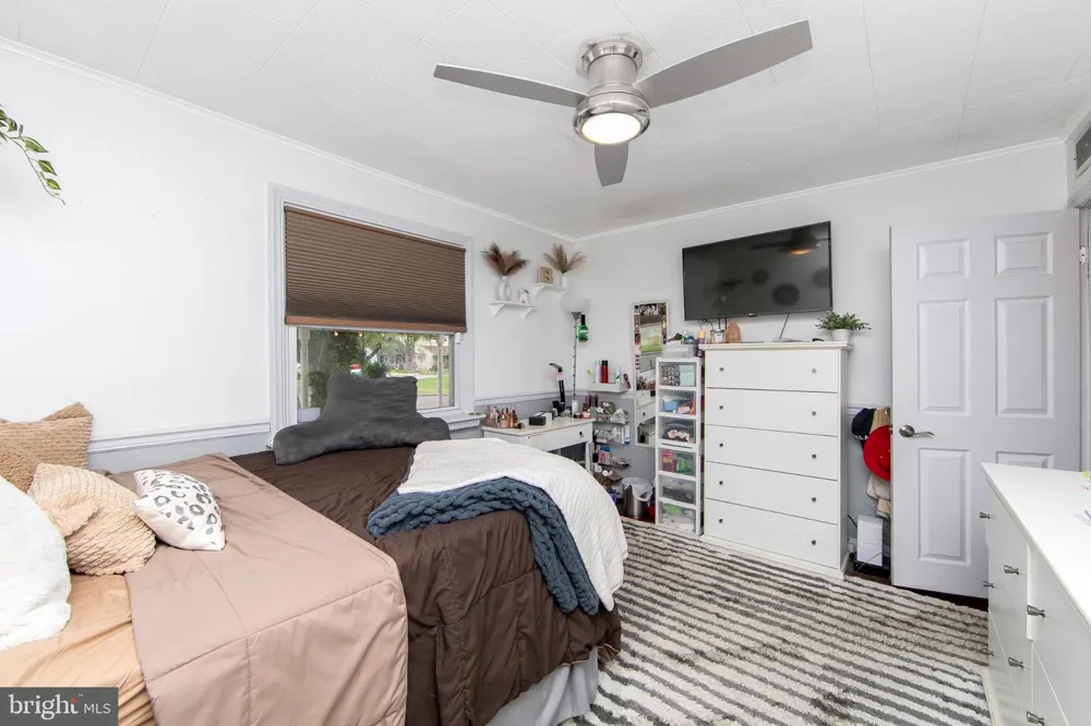 29 WYNDALE AVENUE Maple Shade, NJ 08052